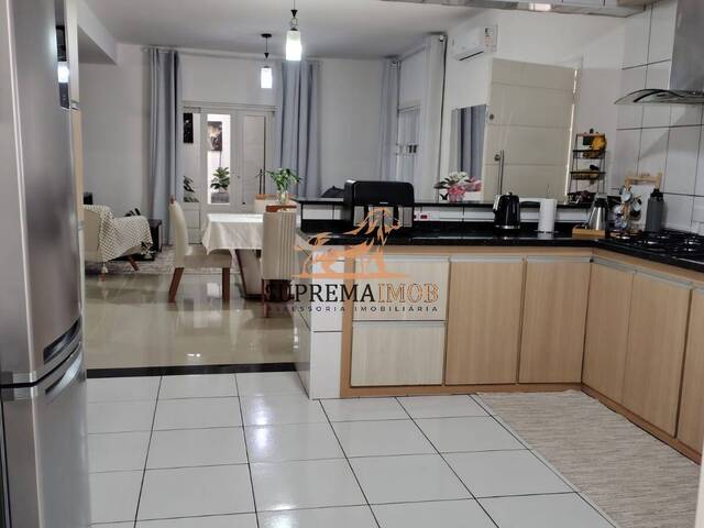 Casa para Venda em São Roque - 2